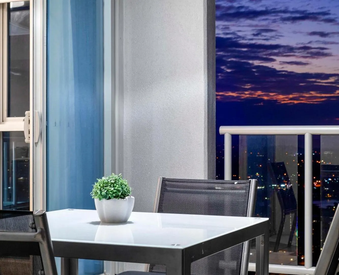 High Floor - Chevron Renaissance - Self Contained & Privately Managed - Wow Stay Gold Coast Appartement